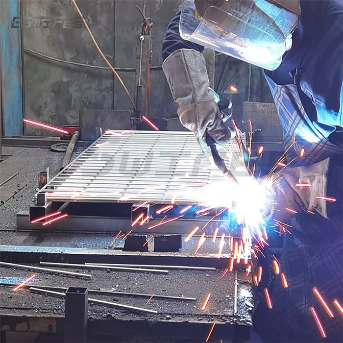 Wire Mesh Container With Wheels